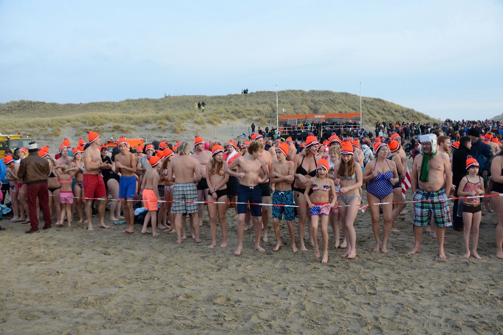 ../Images/Nieuwjaarsduik Nederzandt 2015 031.jpg